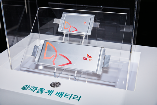 '꿈의 배터리' 전고체, 2027 양산 가능?…기술 난제 여전히 산적