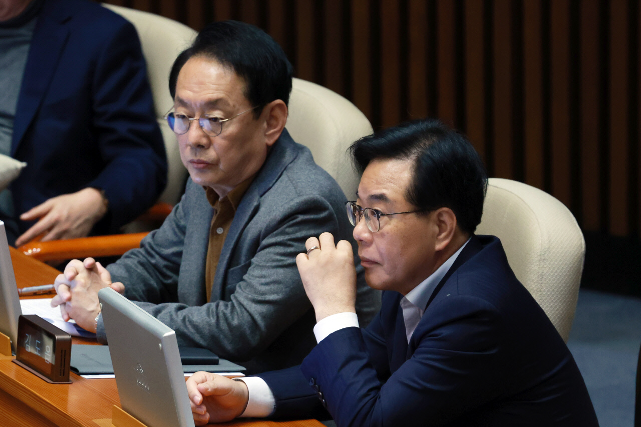 '1차 필리버스터' 정국 마무리…민주당 전략 보고 판단하겠다는 野