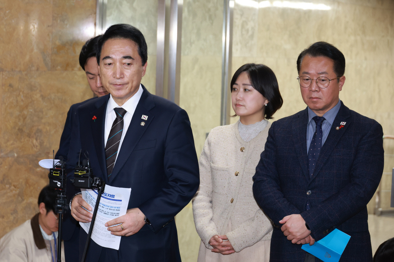 與, 내란전담재판부 설치법 수정안 의총서 논의 "2심부터…위헌 소지 삭제"