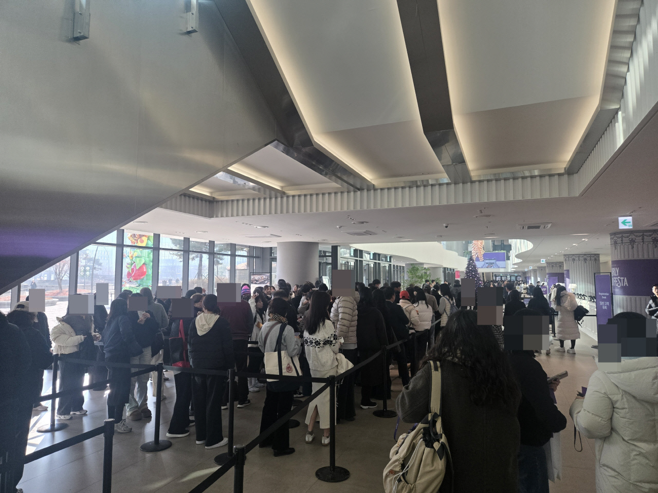 [현장] '컬리푸드페스타 2025' 개막, "마곡에 차려진 거대한 크리스마스 식탁"