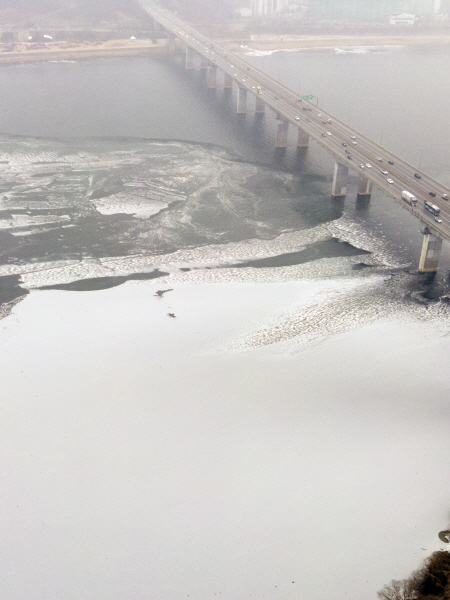 아침 최저 영하 15도 한파…낮부터 풀려
