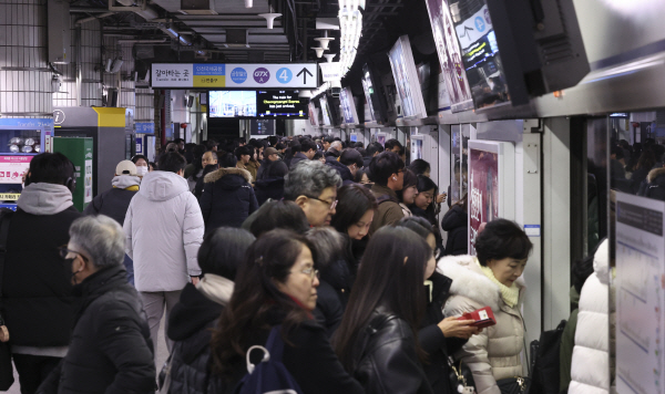 서울 시내버스 파업 이틀째…재협상은 오늘 오후부터