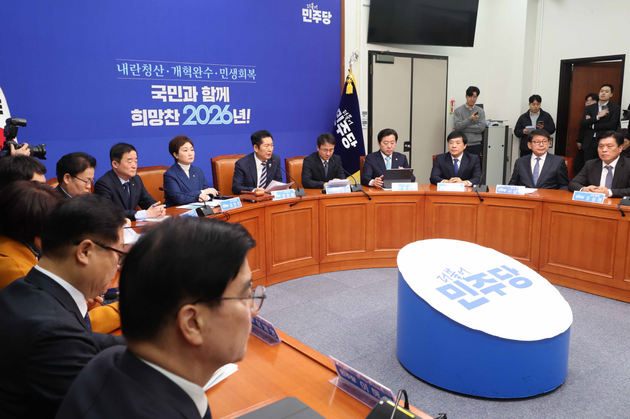 與 '1인1표제' 갈등 표출 "오얏나무 아래서 갓끈 고쳐매나" VS "민주당 약속 저버리는 것"