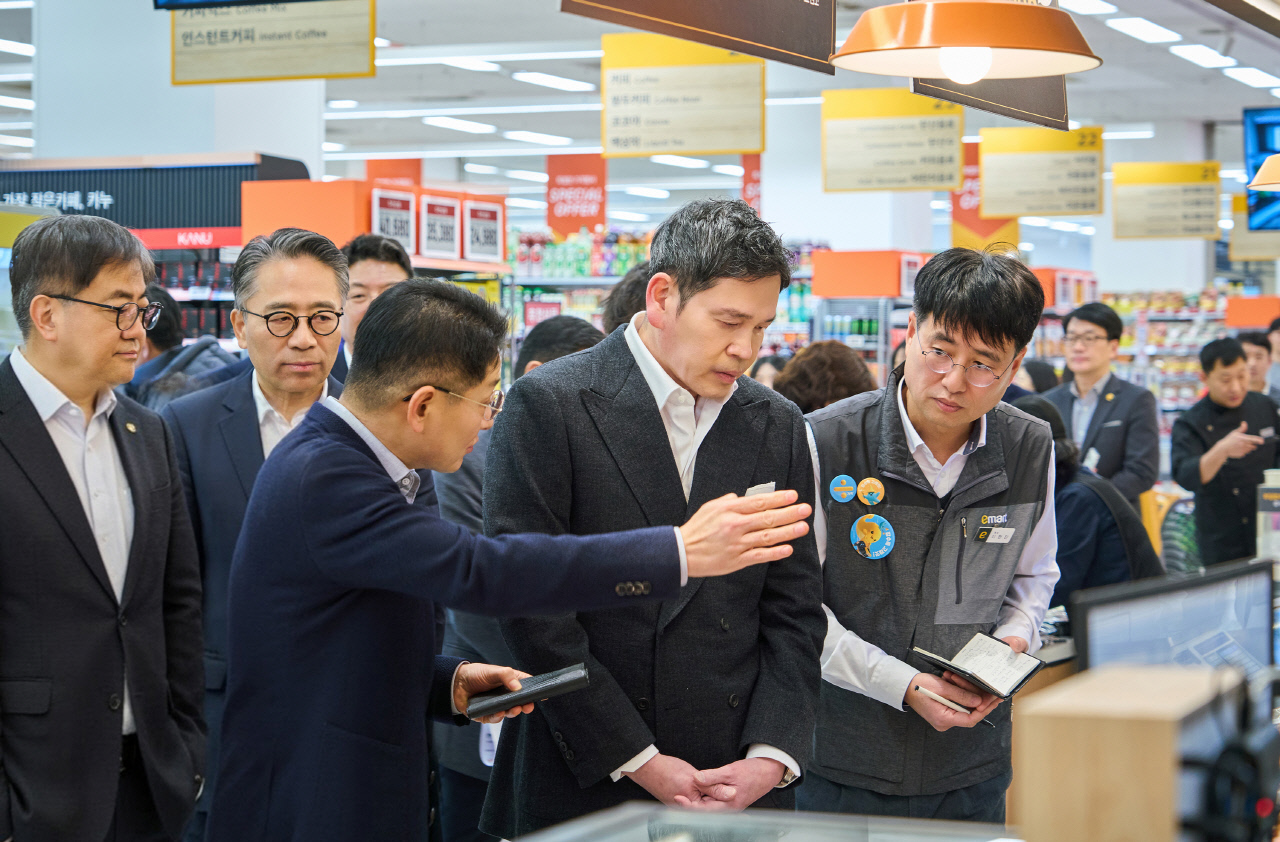 현장 방문하는 정용진의 2026년 승부수, ‘매출 1등’ 죽전 찍고 ‘신개념 커뮤니티’ 운정까지