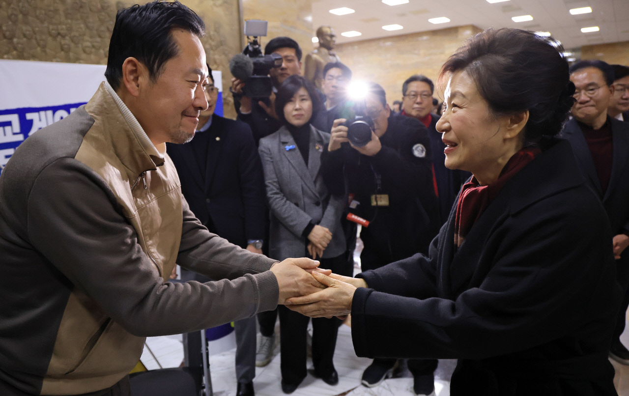 박근혜가 설득하자, 장동혁 단식 멈췄다