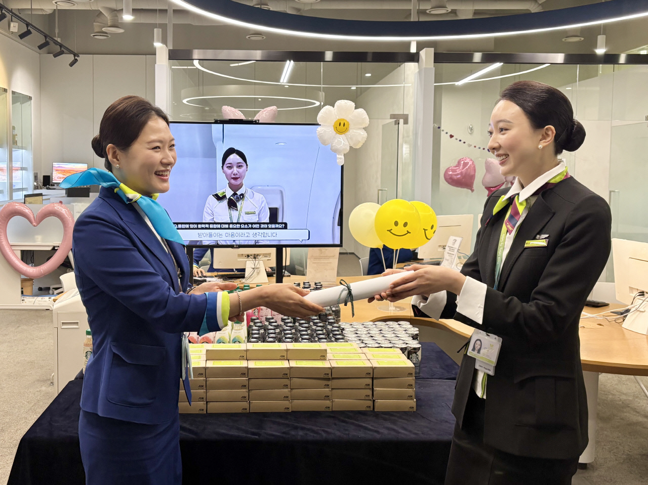 '한지붕 세가족' 임금 격차…진에어 통합 잘될까?