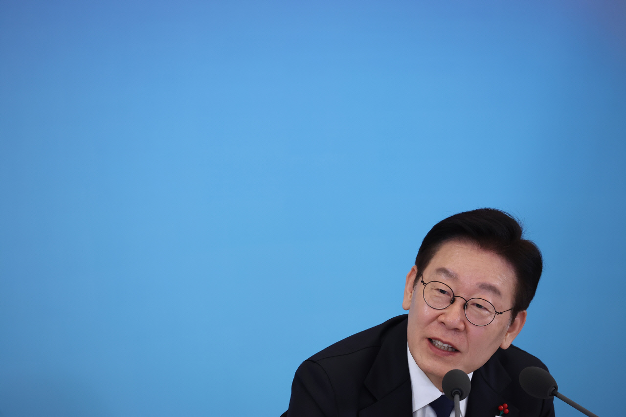 이 대통령, 연일 SNS로 부동산 이슈 언급… "부동산 정상화가 불가능 같나"