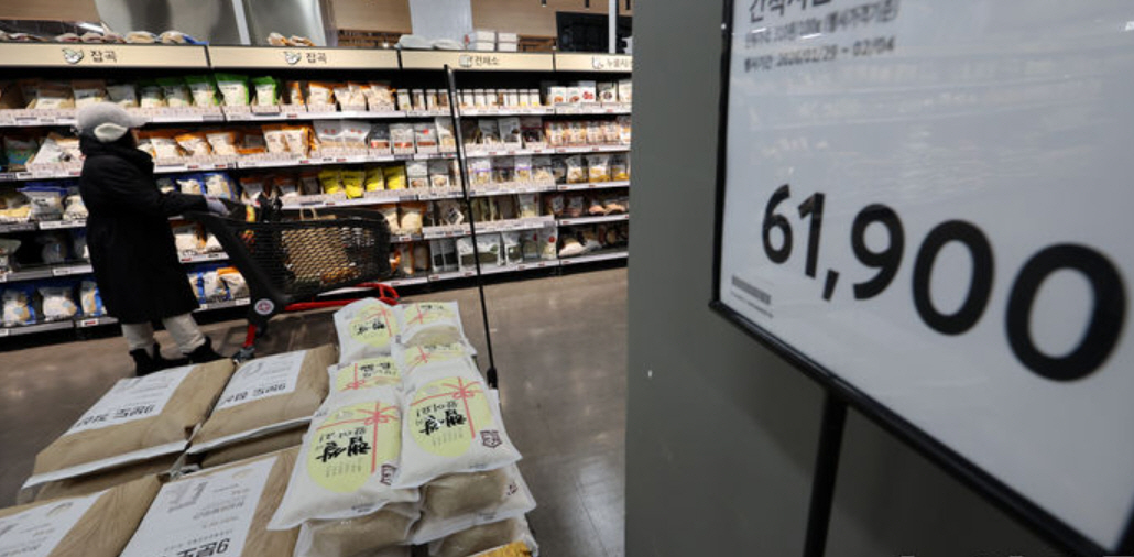 '경쟁법 수사망' 밀가루·설탕...국제시세 상승기 더 뛰고 하강기 찔끔