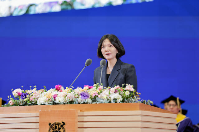 “불확실성의 시대 무기는 엉덩이의 힘”…최수연, 서울대 졸업식서 집요한 성실함 강조