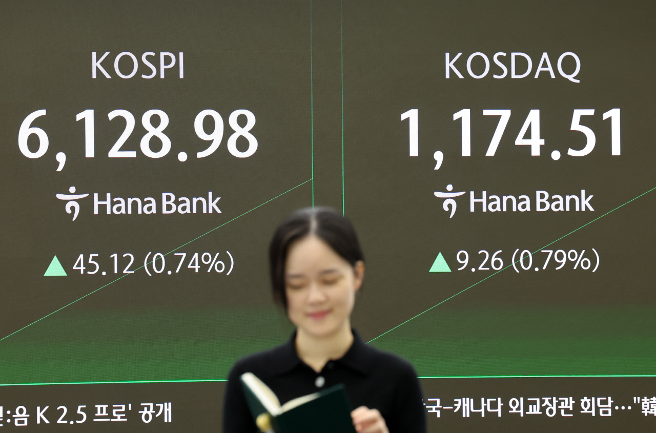 코스피, 6200도 뚫었다...삼성전자·SK하이닉스 동반 강세