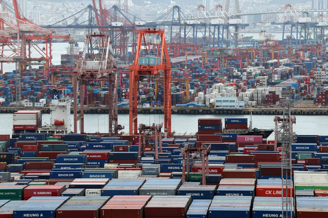 반도체 호조에 2월 수출 674억달러 '역대 최대'… 호르무즈 리스크 변수