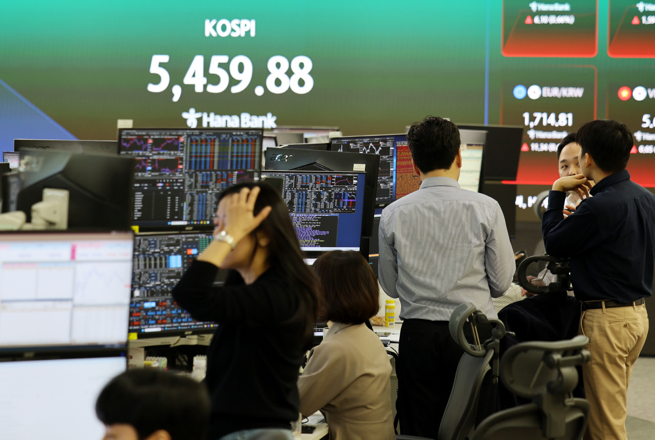 코스피, 이틀 연속 매도 사이드카...코스닥도 5%대 추락