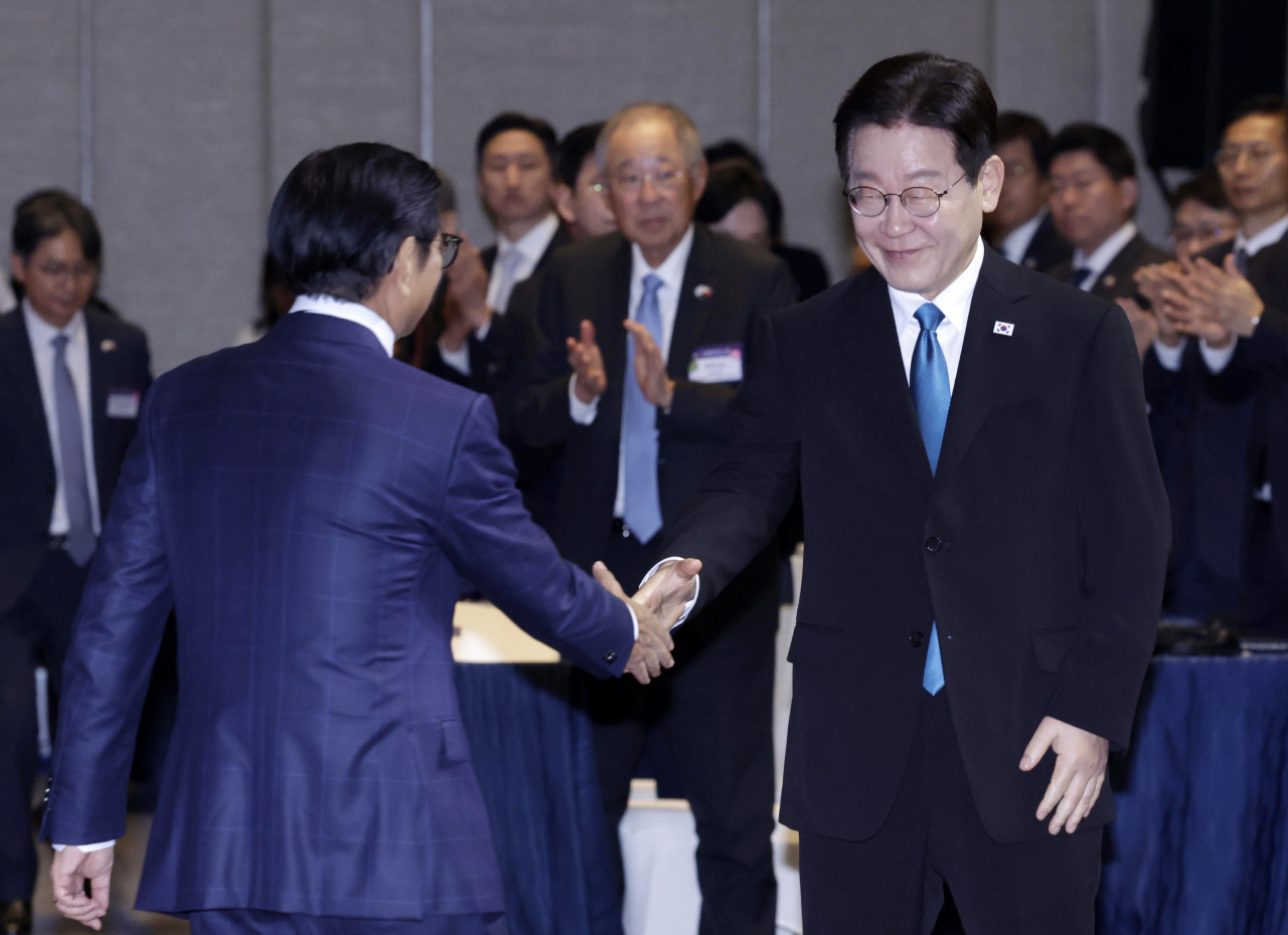 이 대통령이 이번 순방에서 얻은 것들… 싱가포르 'FTA·AI', 필리핀 '원전·핵심광물' 협력