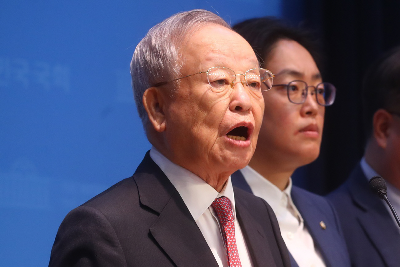 경영계, 노란봉투법 시행 앞두고 노동계 협조 당부…"무리한 요구·불법해위 안 돼"