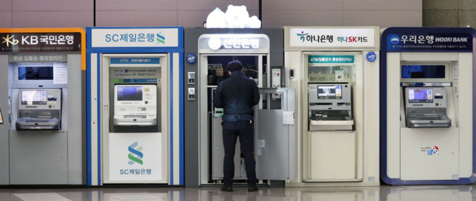 가계대출 2금융권 증가세…은행 문턱 높이자 '풍선효과'