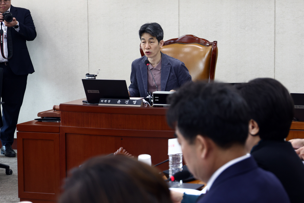 5월 1일 '노동절' 법정 공휴일 지정…국회 행안위 소위 통과