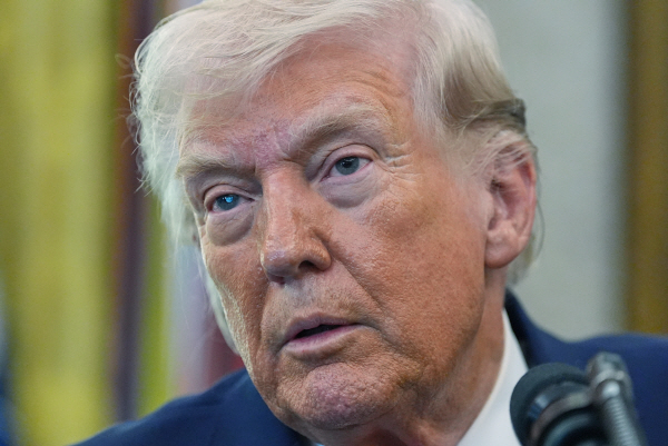 트럼프 "이란이 원유 관련 큰 선물 줬다…호르무즈 대한것"