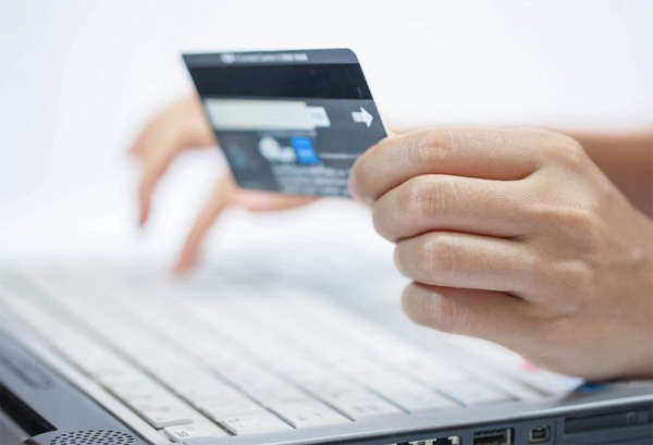 원가 뛰고 지갑 닫혔다…스마트폰 시장 뒤흔든 '이중고'