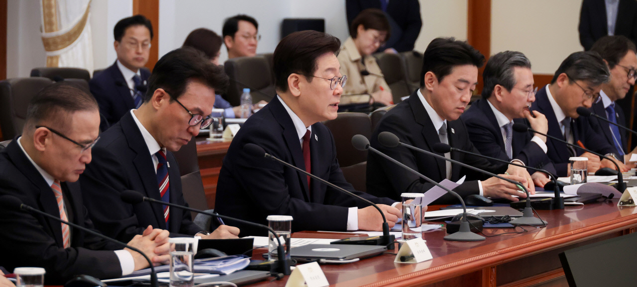 석유 최고가격 유종별 210원씩 인상… 휘발유 1934원·경유1923원·등유 1530원