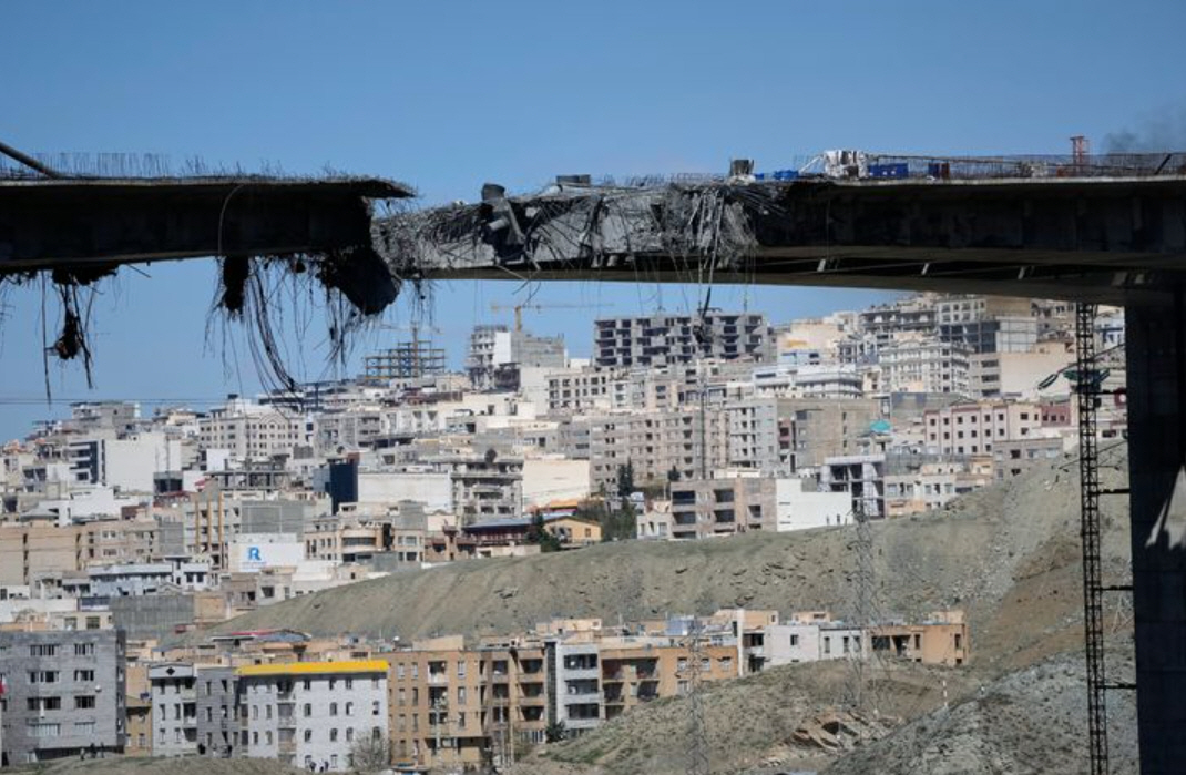 트럼프의 '지옥문 개방前 마감' 한국 7일 13시...이란 "고강도 반격" 응수