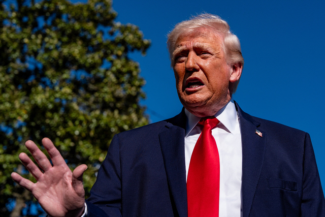 트럼프 “UFO 관련 흥미로운 문서 다수 발견…곧 공개 시작”