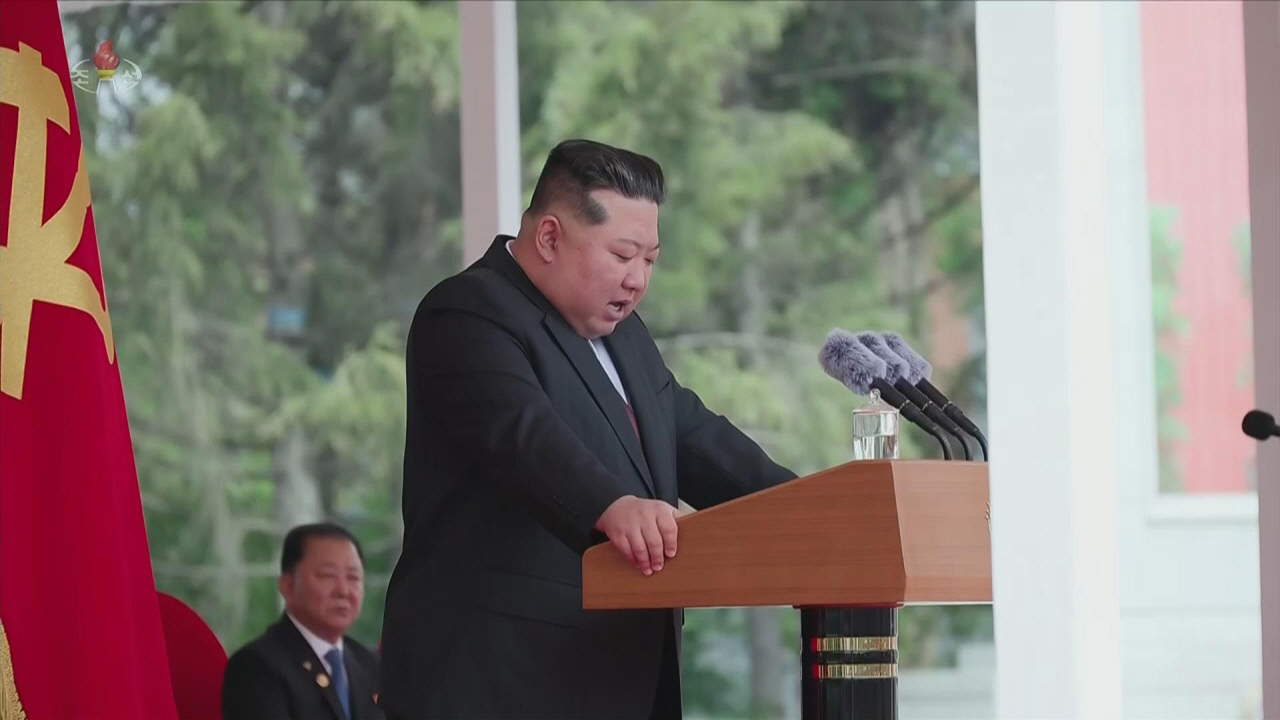 김정은, 새 핵시설 공개...핵무력 강화 선언