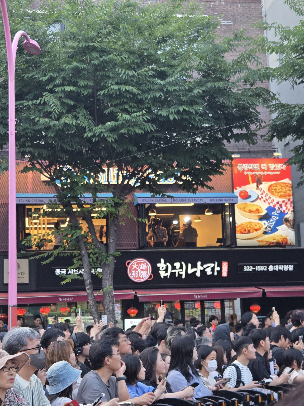 [현장종합] 젠슨황, 삼겹살에 치킨 회동…막내 구광모가 굽고 계산은 형님들