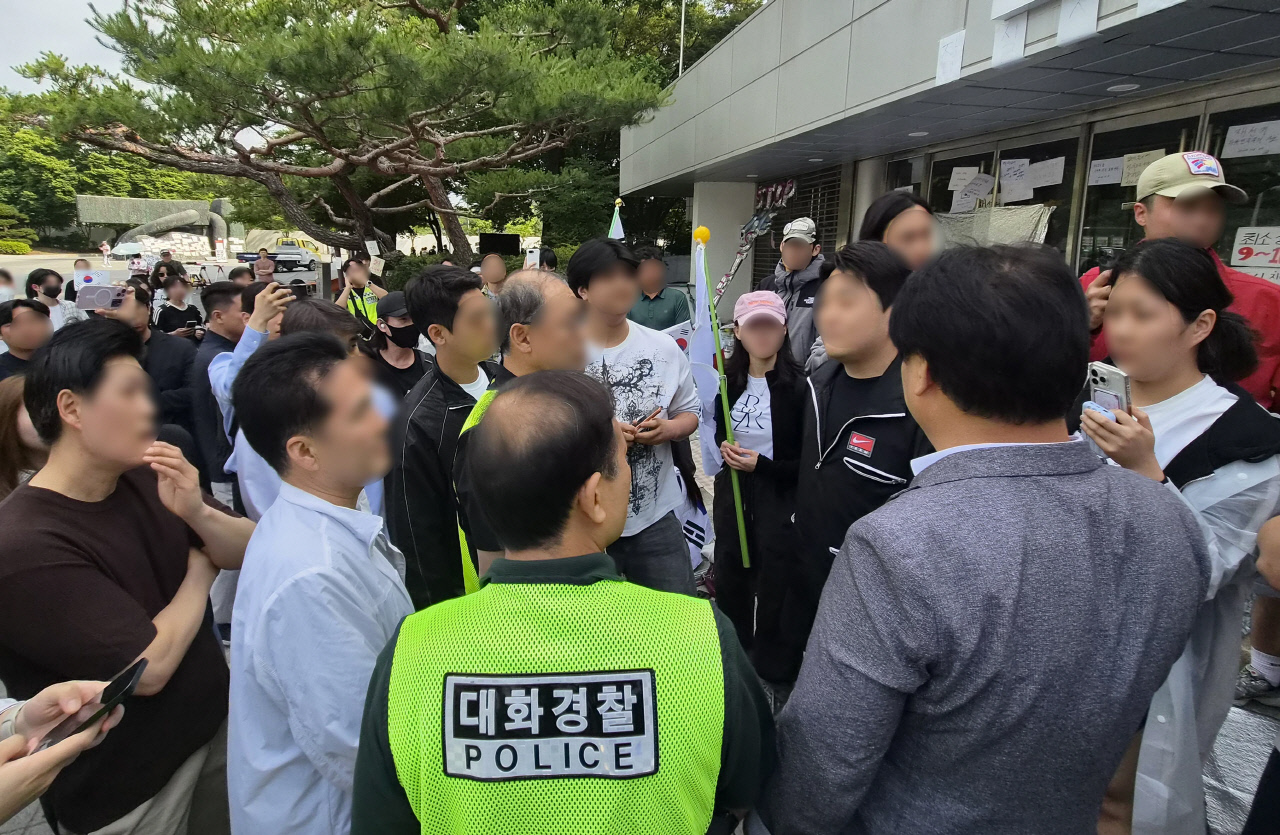 '올다르크'만 남고 본질은 사라졌다...선거 의혹보다 '극우'에 꽂힌 언론