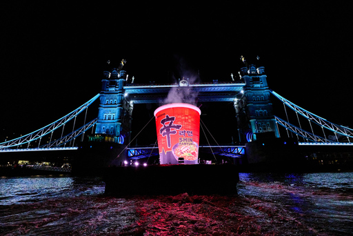 Nongshim floats oversized Shin Ramyun cup sculpture along River Thames