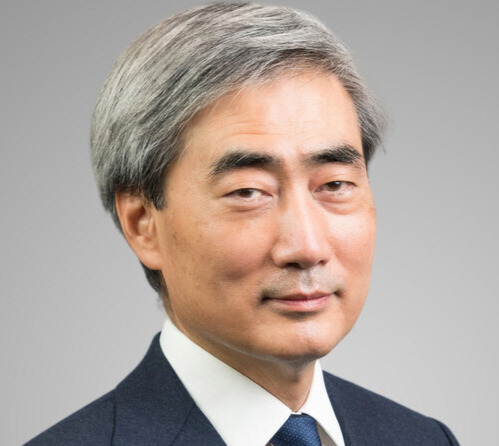 신현송의 '3중 과제'…환율·가계부채·경기