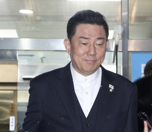 윤리심판원 '제명' 처분에도, 김병기 '재심' 신청…"스스로 물러나라"는 목소리도