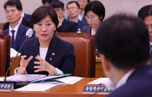 <b>송미령</b> 농림<b>장관</b> "'농망법' 표현 사과드린다… '희망법'으로 만들겠다"