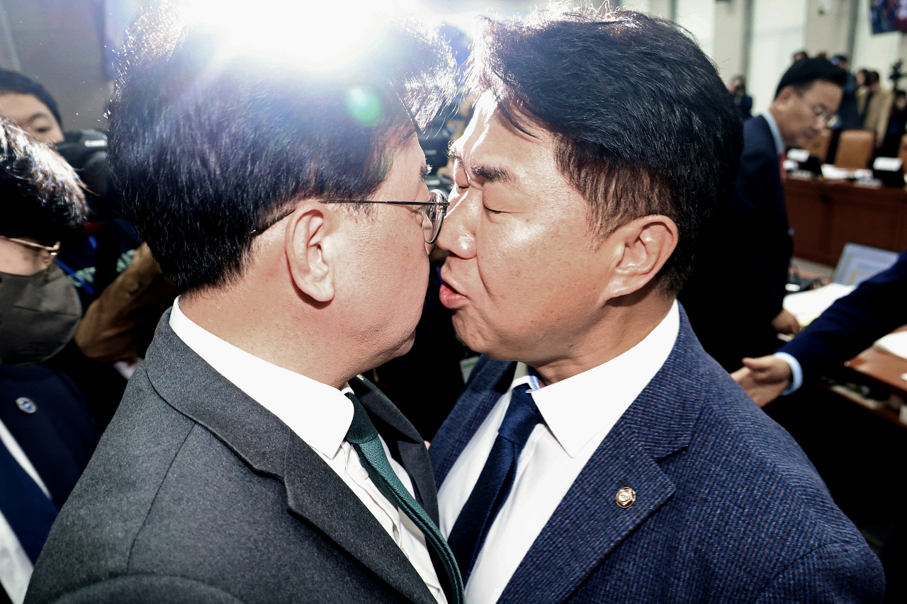 [2025 국정감사] 대통령실 국감, 배치기 '파행'…김현지·관세협상 두고 공방