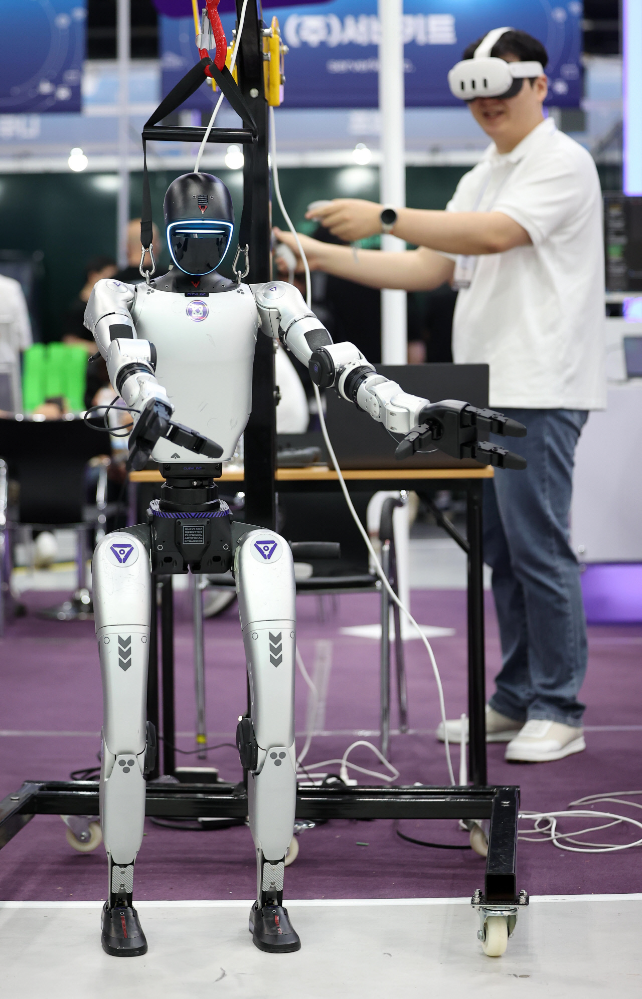 [산업 프레임 바꿀 피지컬AI] “AI, 현실로 내려오다” 정부·IT·학계 ‘피지컬 AI’ 열공