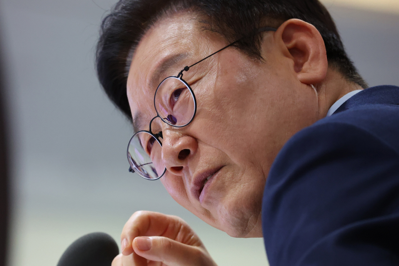 이 대통령 "쿠팡 개인정보 유출, 징벌적 손배 대책 마련해야"