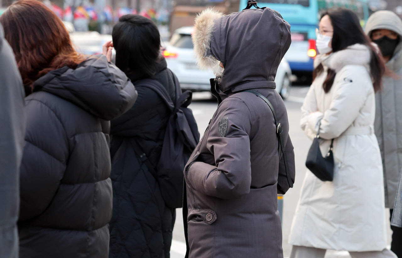 전국 맑지만 영하권 강추위…"롱패딩 챙기세요"