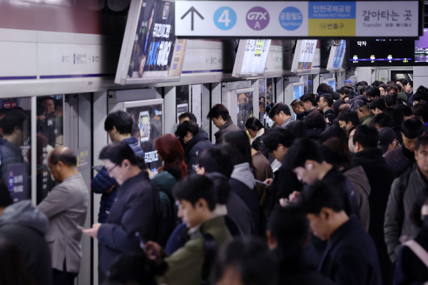 내일부터 철도·지하철 잇따라 파업…서울시, ‘비상수송대책’ 총가동