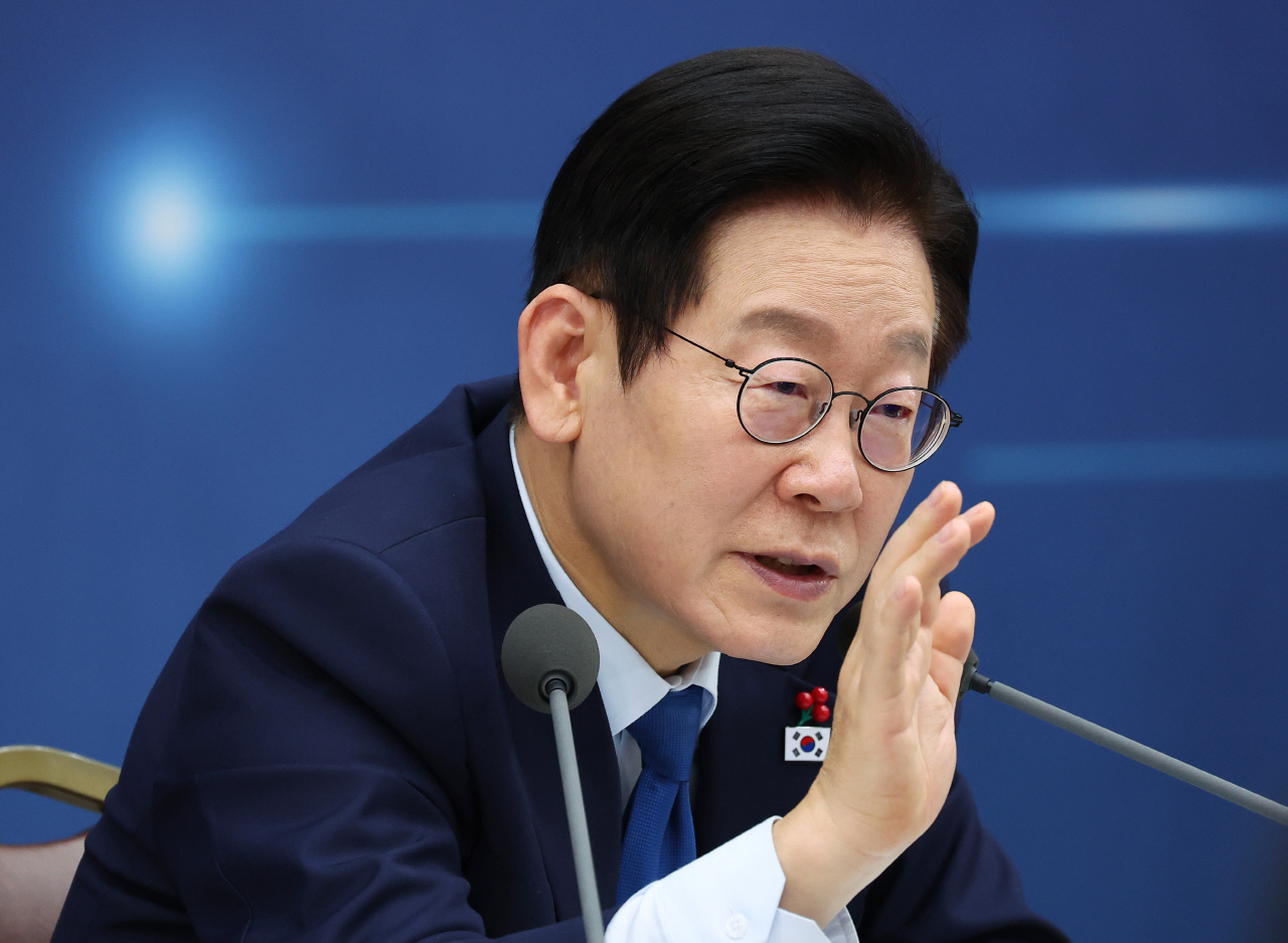 이 대통령, 석유공사에 "대왕고래 계산 안 해보고 투자했나" 질타