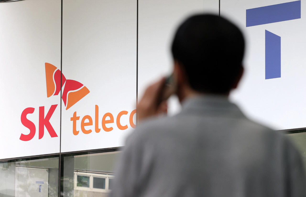KT발 번호이동에 숨 고르는 SKT… 실적 회복 신호 될까