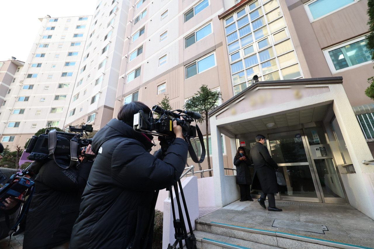 경찰, '비위 의혹' 김병기 민주당 의원 주거지 등 압수수색