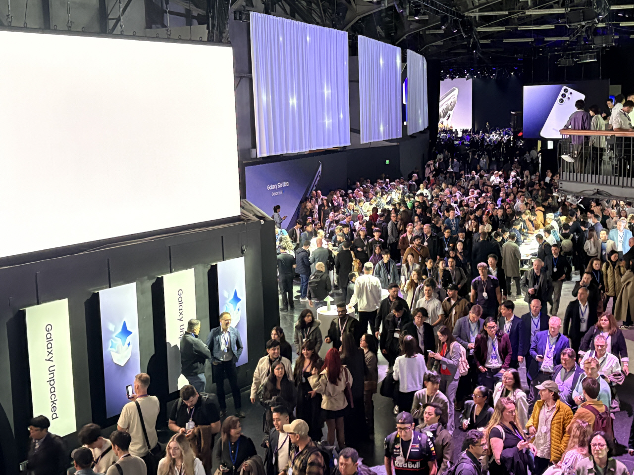 [르포]'갤럭시 S26' 보러 美 언팩 1400명 몰려...AI·프라이버시 기능에 환호