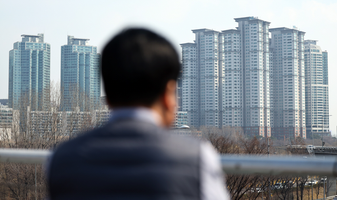 시름 깊어지는 건설업계…중동發 공사비 급등 재현되나