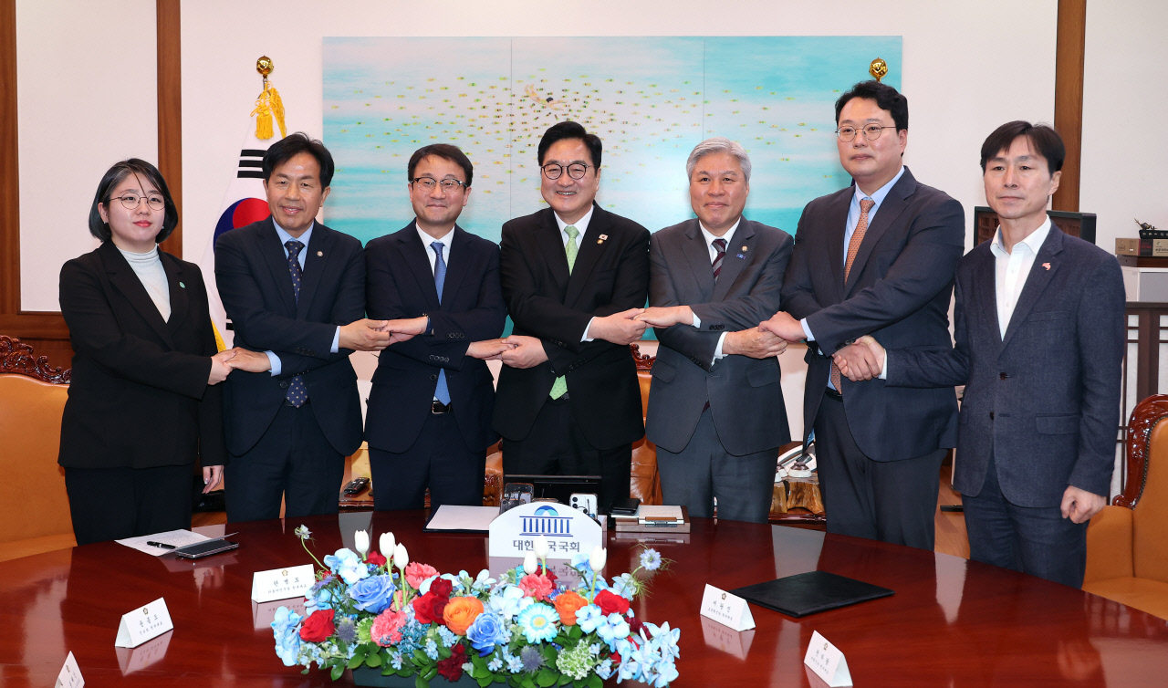 지선 전 '동시 개헌', 국민의힘 반대에 좌초될까… 野 '이탈 10표'면 가능
