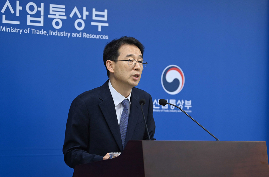 韓 수출, ‘월 800억 달러’ 시대 열었다… 반도체·흑자 규모 모두 ‘역대 최대’