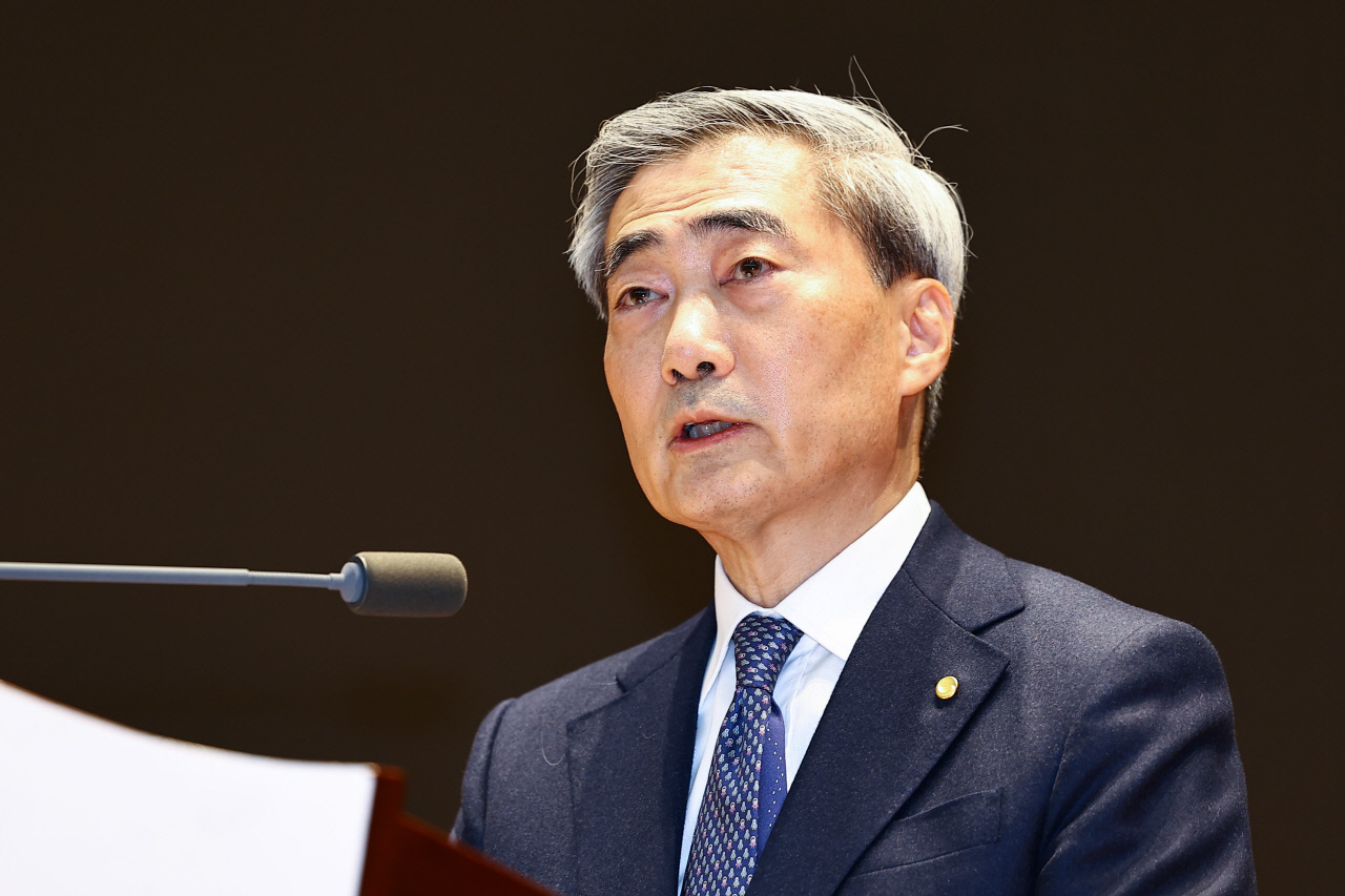 이창용 마지막 금통위의 경고…신현송 총재 '물가의 시간'