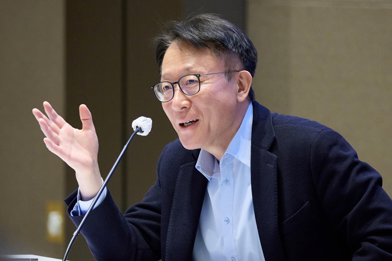 '비둘기파'도 금리인하 신중…한은 5월 금통위, 점도표 상향될까?