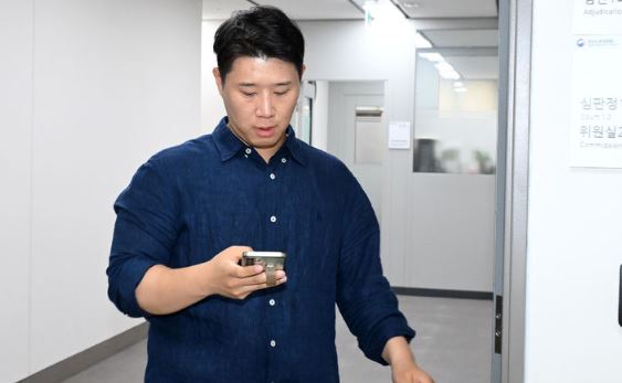 삼성전자 노사, 14시간째 밤샘 협상…시한 넘겼지만 협상 계속