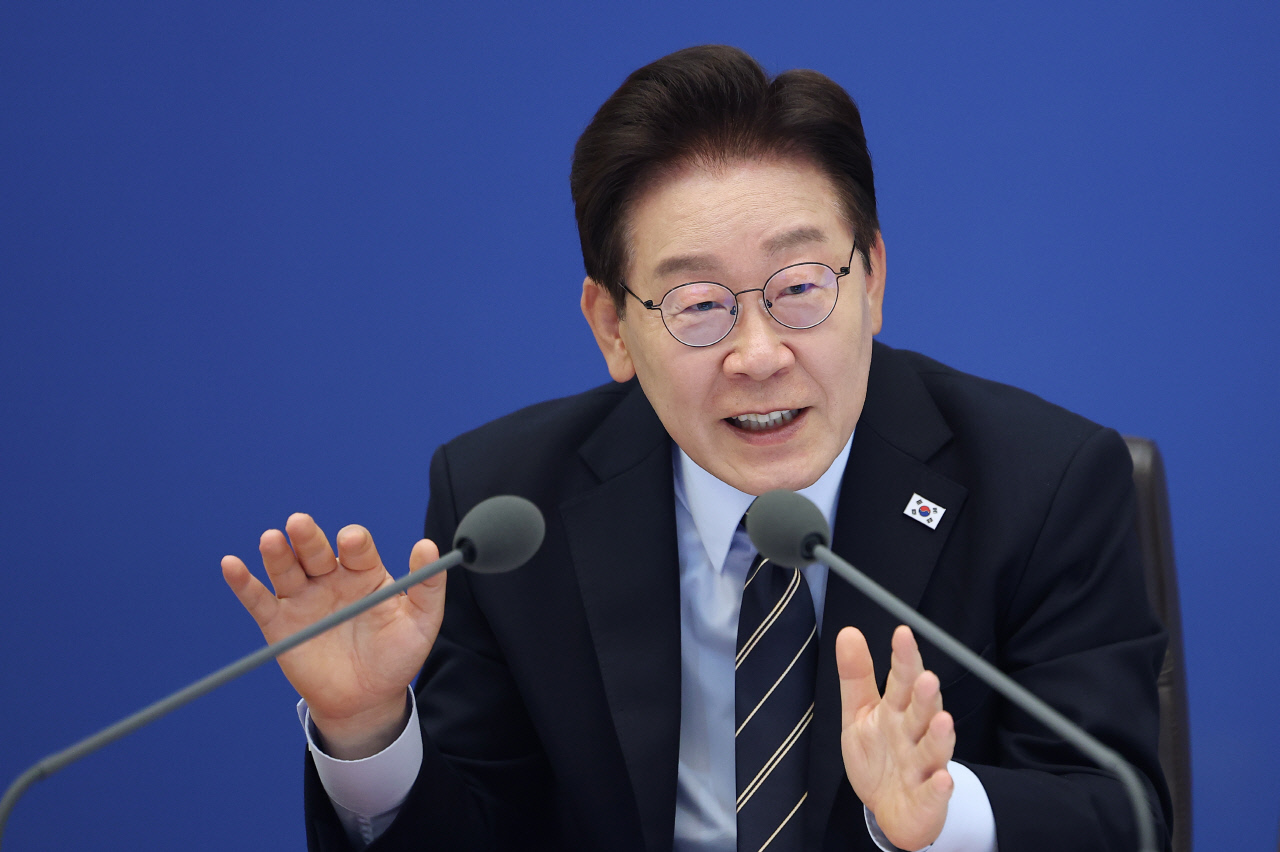 李 “노동3권, 약자 보호 위한 것...영업이익 배분 요구 이해 어려워”