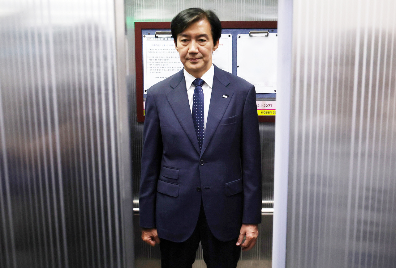 조국, 지방선거 책임지고 대표직 사퇴