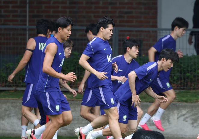 "군대도 안 갔다 온 XX들이"…손흥민 훈련장 욕설 논란